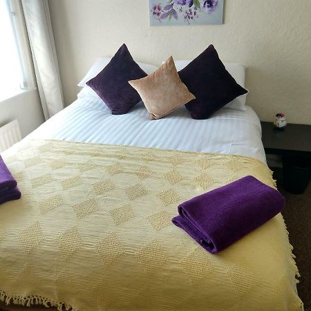 Rowe Gardens - Self Catering - Guesthouse Style - Comfortable Twin Or Double Rooms - Quiet Residential Area ووركينجتون المظهر الخارجي الصورة
